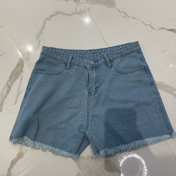 Jean shorts NWOT - Picture 2 of 2